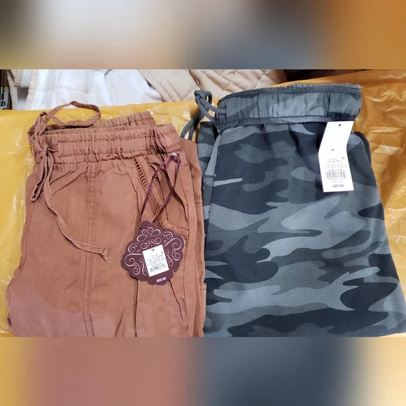 2 Pair Size M Joggers (1 Wild Fable Camo, 1 Knox Rose in Brown) - Picture 2 of 6